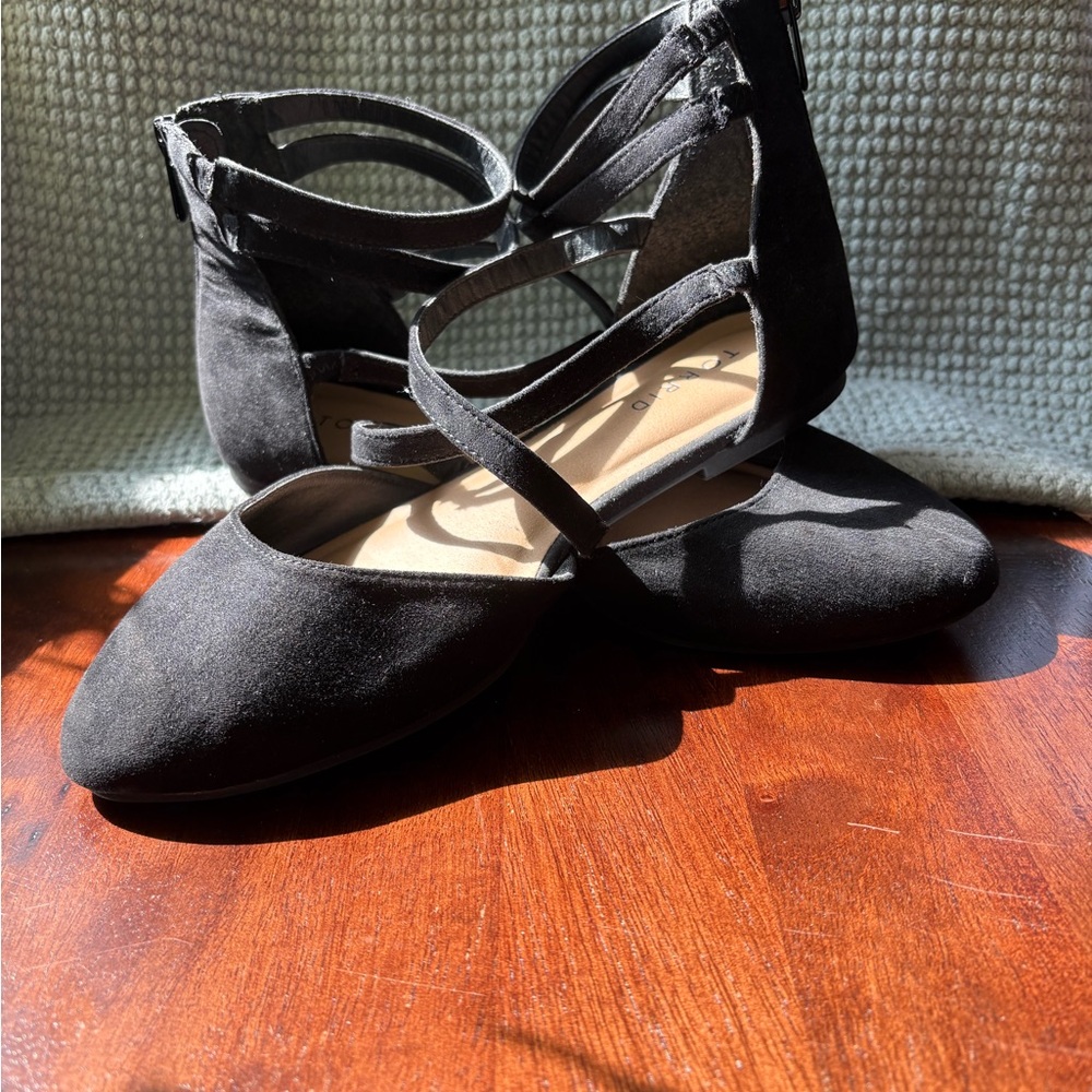 Torrid Elastic Strap Flat (WW) size 9 - Picture 2 of 8